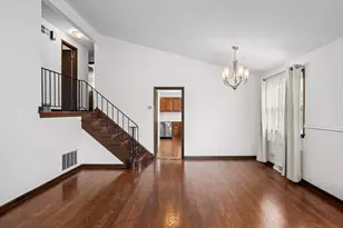 10505 S Kilbourn Ave, Oak Lawn, IL 60453 - Photo 9