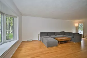2S510 Seneca Dr, Wheaton, IL 60189 - Photo 7