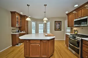 2S510 Seneca Dr, Wheaton, IL 60189 - Photo 21