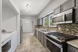3804 15th Street B, Moline, IL 61265 - Photo 9