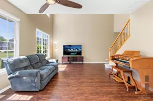 2264 Daybreak Dr, Lake in the Hills, IL 60156 - Photo 3