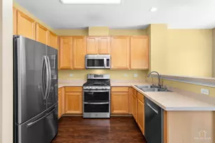 2264 Daybreak Dr, Lake in the Hills, IL 60156 - Photo 9
