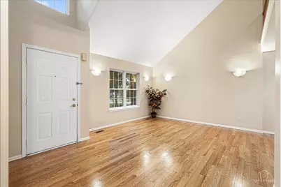 7 Eagle Court, Streamwood, IL 60107 - Photo 3