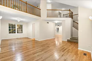 7 Eagle Ct, Streamwood, IL 60107 - Photo 5