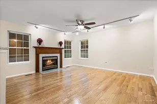 7 Eagle Ct, Streamwood, IL 60107 - Photo 13
