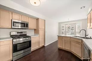 1382 Spencer Ln, Batavia, IL 60510 - Photo 9