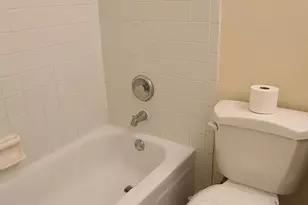 1556 Quaker Ln, Prospect Heights, IL 60070 - Photo 9