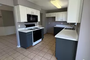 1716 William Dr, Romeoville, IL 60446 - Photo 5