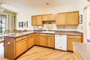 7404 Lincoln Ave, Skokie, IL 60076 - Photo 15