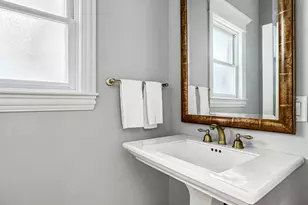 4219 N Winchester Ave, Chicago, IL 60613 - Photo 9