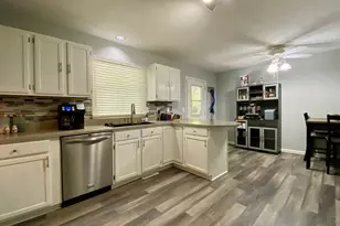 143 Liverpool Dr, Poplar Grove, IL 61065 - Photo 11