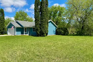 143 Liverpool Dr, Poplar Grove, IL 61065 - Photo 5