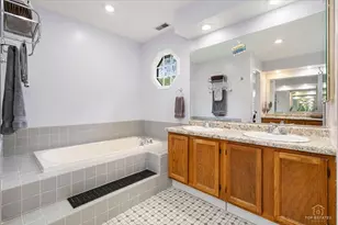 705 Gregor Ln, Wheeling, IL 60090 - Photo 15