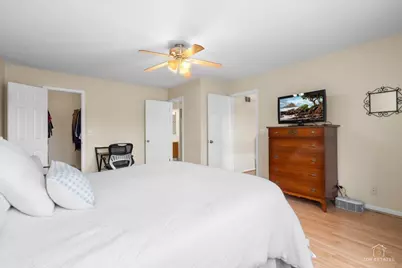 705 Gregor Lane, Wheeling, IL 60090 - Photo 13