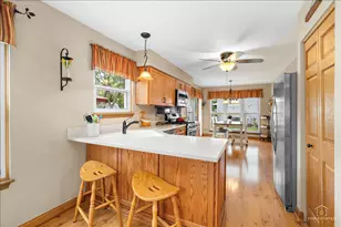 312 Greenview Dr, Crystal Lake, IL 60014 - Photo 9