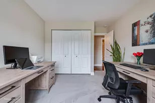 9342 Landings Ln, Des Plaines, IL 60016 - Photo 17
