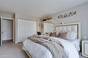 9342 Landings Ln, Des Plaines, IL 60016 - Photo 13