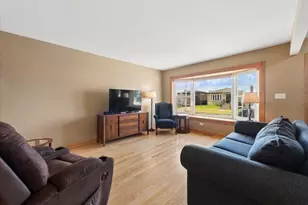 3810 Emerson Dr, Schiller Park, IL 60176 - Photo 3