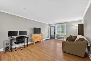 1613 Silverstone Dr, Carpentersville, IL 60110 - Photo 5