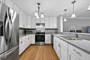 1613 Silverstone Dr, Carpentersville, IL 60110 - Photo 9