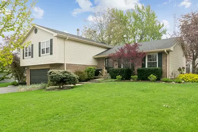 715 Fieldstone Circle, Lake Zurich, IL 60047 - Photo 1
