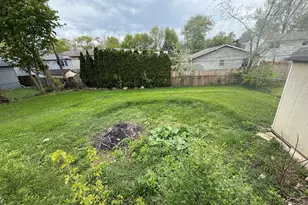 407 Santa Barbara Rd, Lakemoor, IL 60051 - Photo 3