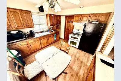 407 Santa Barbara Road, Lakemoor, IL 60051 - Photo 7