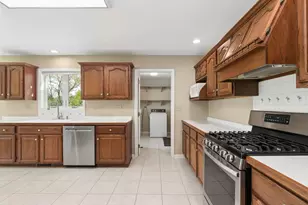 4508 Nancy Dr, Crystal Lake, IL 60014 - Photo 5