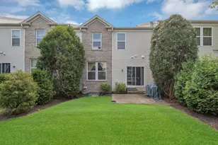 912 Kings Canyon Dr, Streamwood, IL 60107 - Photo 5