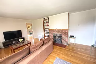 360 Niagara St, Park Forest, IL 60466 - Photo 5
