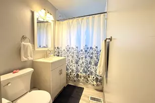 360 Niagara St, Park Forest, IL 60466 - Photo 13