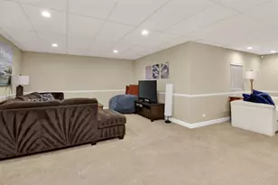 1376 Chapman Dr, Darien, IL 60561 - Photo 35