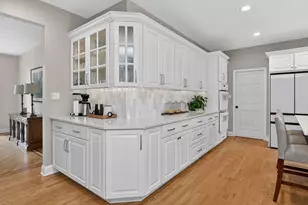 1376 Chapman Dr, Darien, IL 60561 - Photo 11