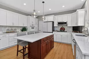 1376 Chapman Dr, Darien, IL 60561 - Photo 7