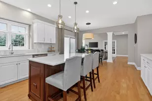 1376 Chapman Dr, Darien, IL 60561 - Photo 9