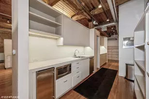 434 W Ontario St, Chicago, IL 60610 - Photo 9