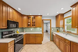 220 White Fawn Trail, Downers Grove, IL 60516 - Photo 11