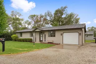 110 S Elm Ave, Saint Anne, IL 60964 - Photo 17