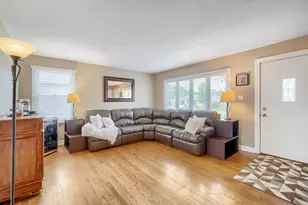 513 N Howard Ave, Elmhurst, IL 60126 - Photo 3