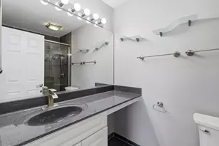 1911 Grove Ave, Schaumburg, IL 60193 - Photo 15