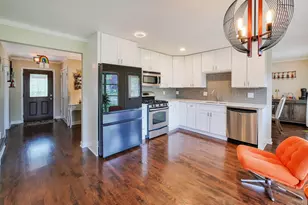 943 N Crestview Dr, Palatine, IL 60067 - Photo 11