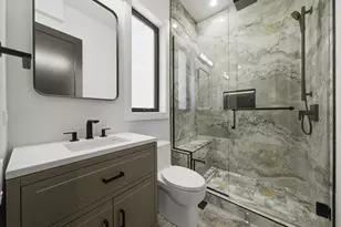 2457 W Byron St, Chicago, IL 60618 - Photo 19
