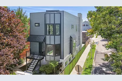 2457 W Byron Street, Chicago, IL 60618 - Photo 1