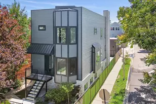 2457 W Byron St, Chicago, IL 60618 - Photo 1