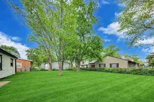 2414 Circle Dr, Hazel Crest, IL 60429 - Photo 17