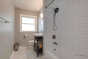 1405 Wescott Rd, Northbrook, IL 60062 - Photo 19