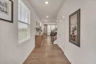 23 Commons Cir, Hawthorn Woods, IL 60047 - Photo 5