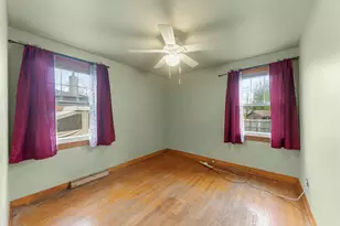 9966 Montrose Ave, Schiller Park, IL 60176 - Photo 17