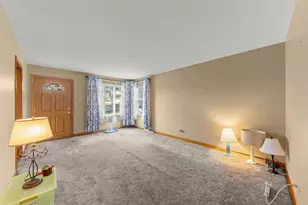 9966 Montrose Ave, Schiller Park, IL 60176 - Photo 5