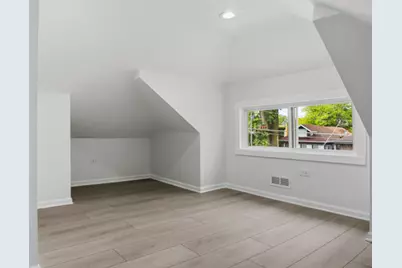 7948 S Colfax Avenue, Chicago, IL 60649 - Photo 13
